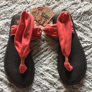 SOLD SANUK Women's Yoga Sling Sandals Size 7